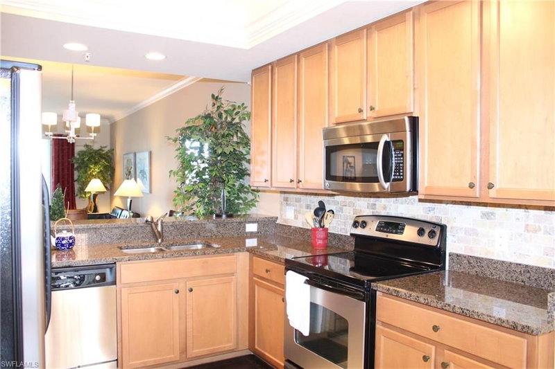 10338 Heritage Bay BLVD photo 3