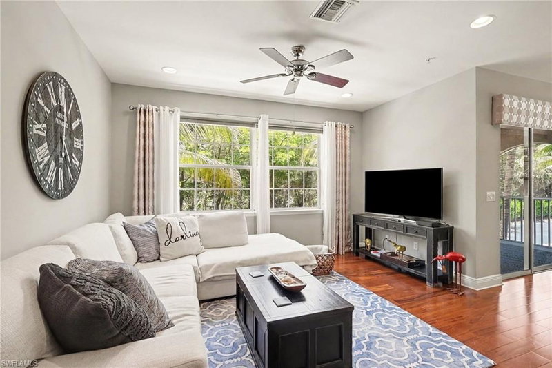 23440 Alamanda DR photo 3
