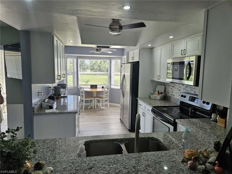 7360 Glenmoor LN photo 1