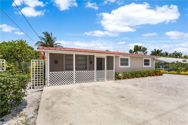 2191 Thomasson DR photo 2