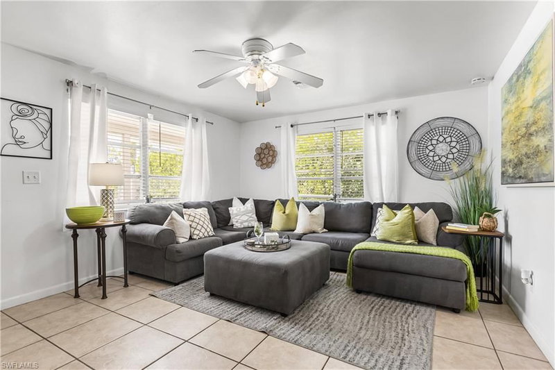 2191 Thomasson DR photo 3