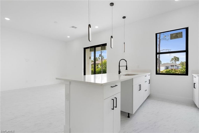 3175 Sunshine BLVD photo 3