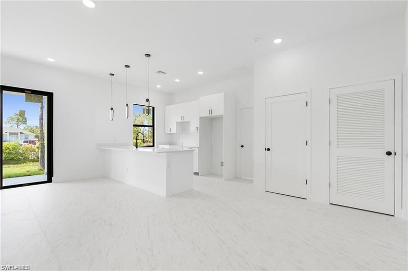3175 Sunshine BLVD photo 5