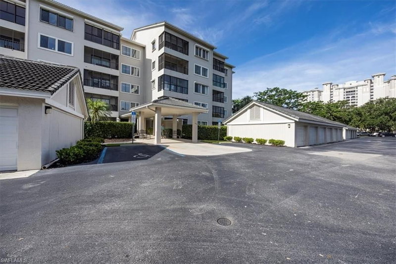 900 Arbor Lake DR photo 2