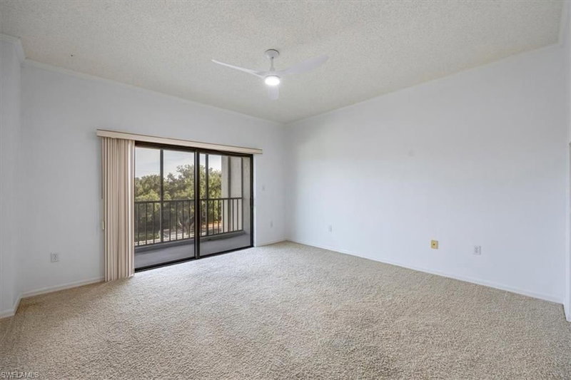 900 Arbor Lake DR photo 4