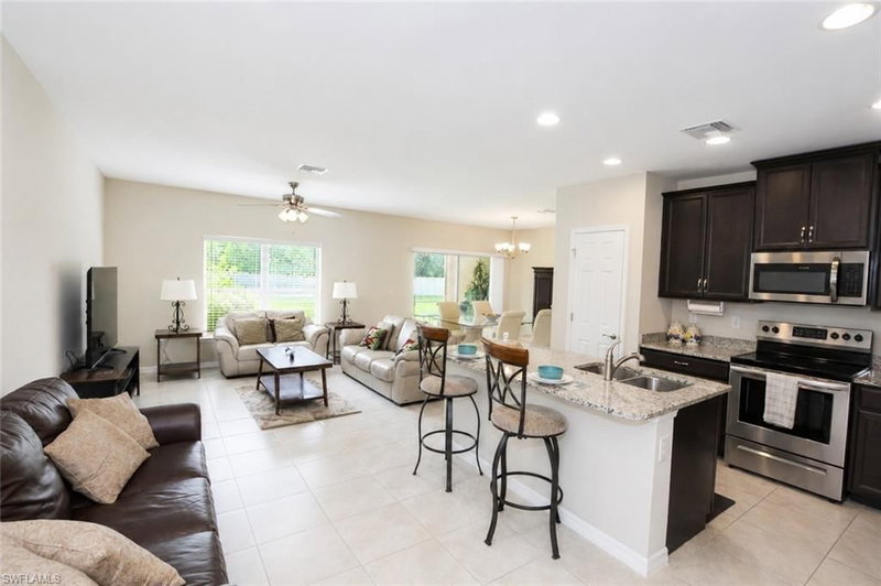 3763 Crofton CT photo 3