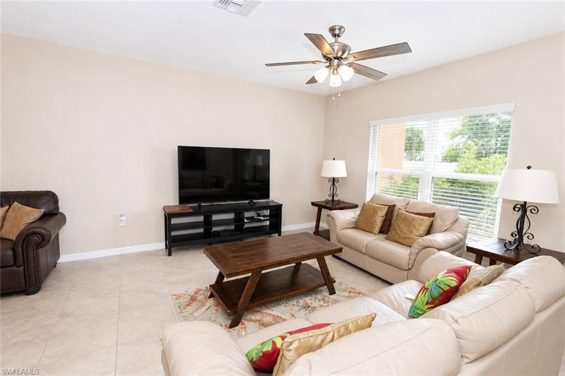 3763 Crofton CT photo 4