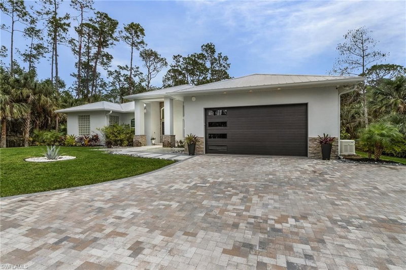 364 Logan BLVD S photo 4