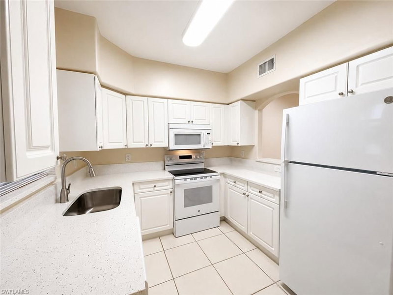 4110 Castilla CIR photo 5