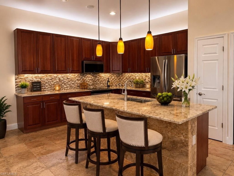 13983 Avon Park CIR photo 3