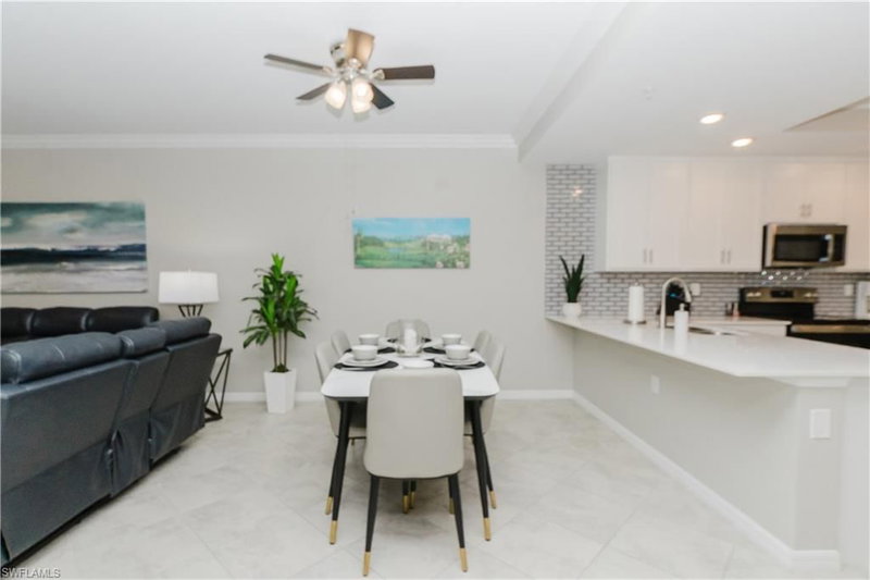 6082 National BLVD photo 5