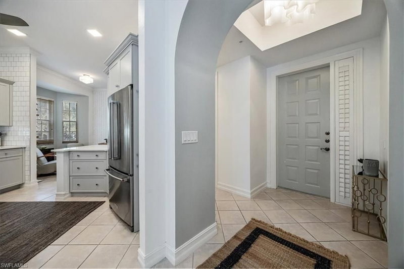 700 Bentwater CIR photo 2