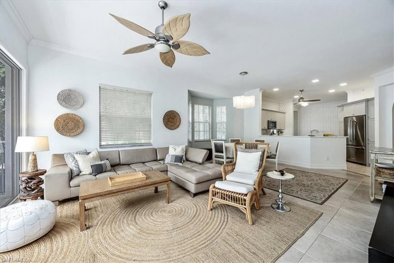 700 Bentwater CIR photo 3