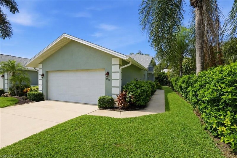 1768 Royal CIR photo 3