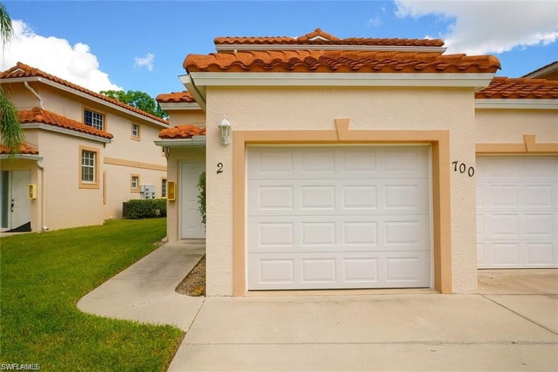 700 Luisa LN photo 2