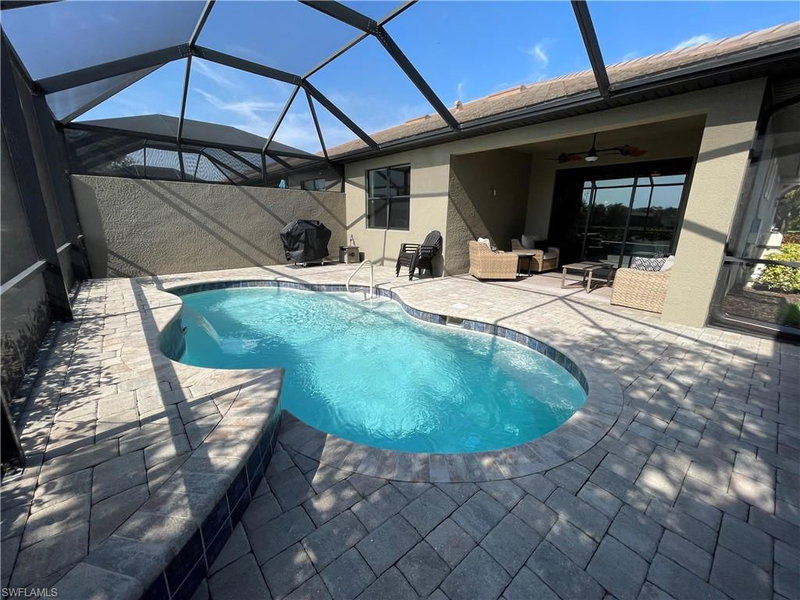 7631 Jacaranda LN photo 1