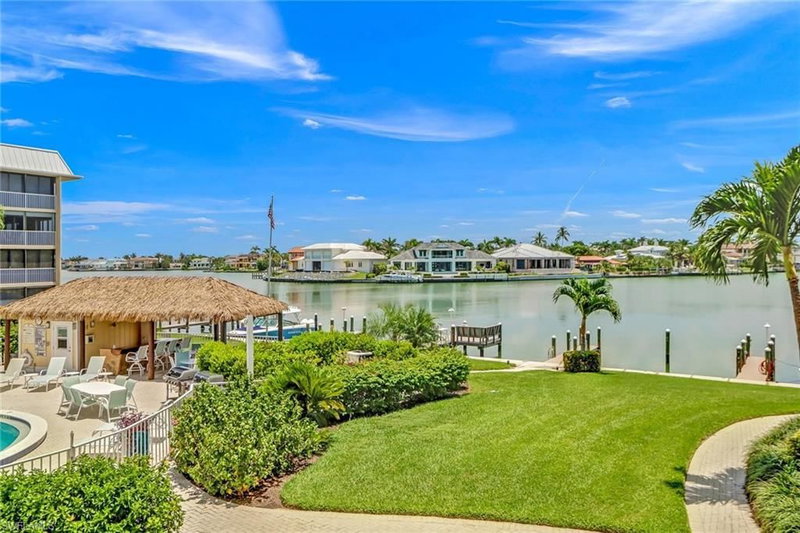 3000 Gulf Shore BLVD N photo 3