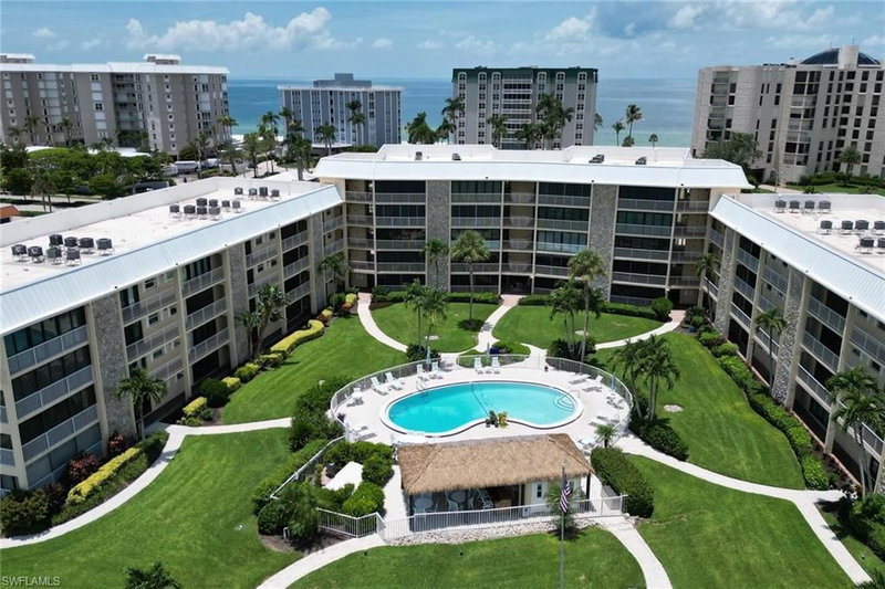 3000 Gulf Shore BLVD N photo 4