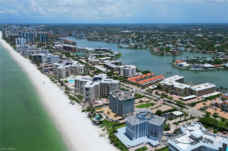 3000 Gulf Shore BLVD N photo 5
