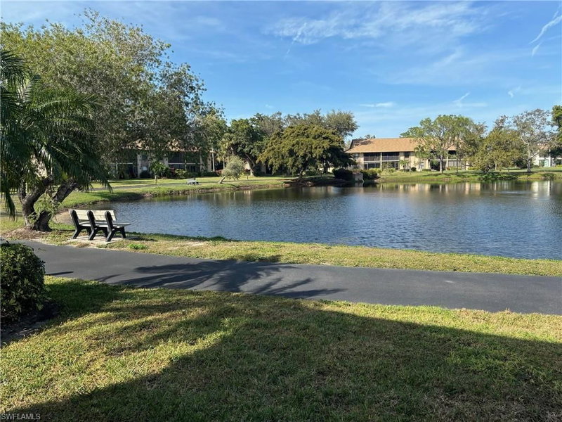 513 Lake Louise CIR photo 3