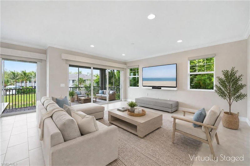 6966 Avalon CIR photo 3