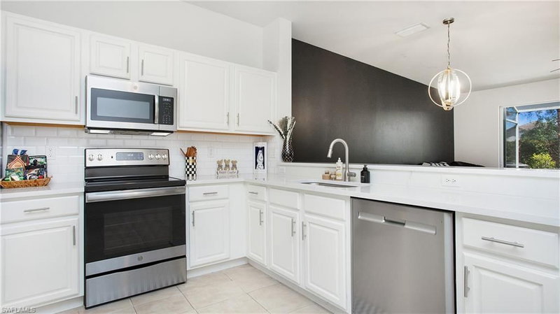 16242 Ravina WAY photo 4