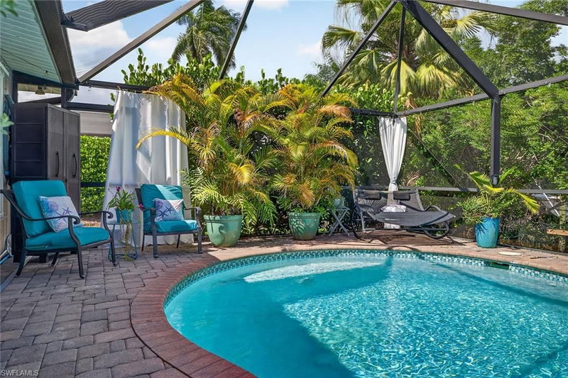 27115 Belle Rio DR photo 2