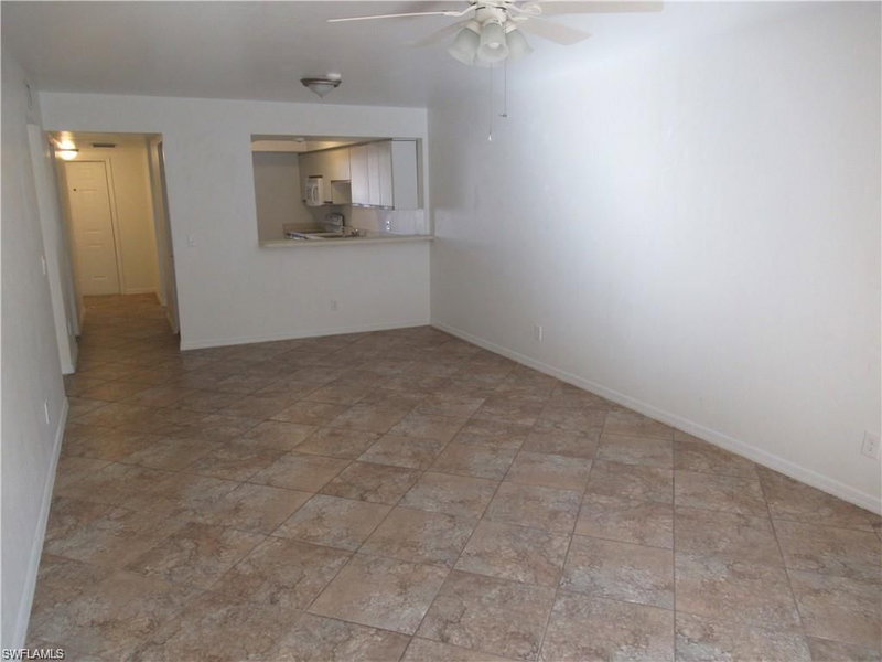 10041 Maddox LN photo 3
