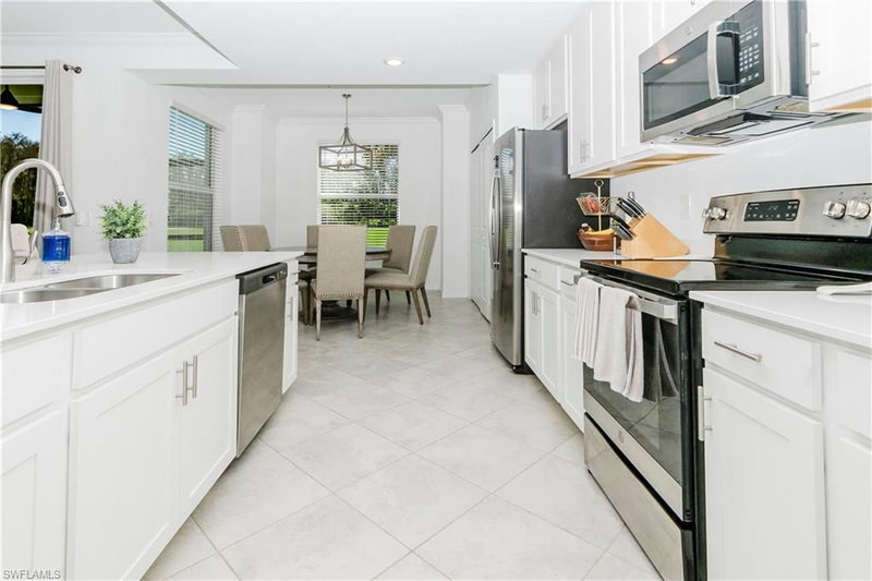 6082 National BLVD photo 4