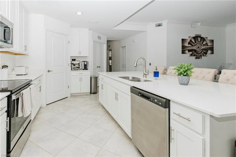 6082 National BLVD photo 5