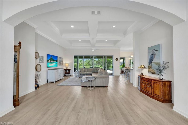 16075 Parque LN photo 3