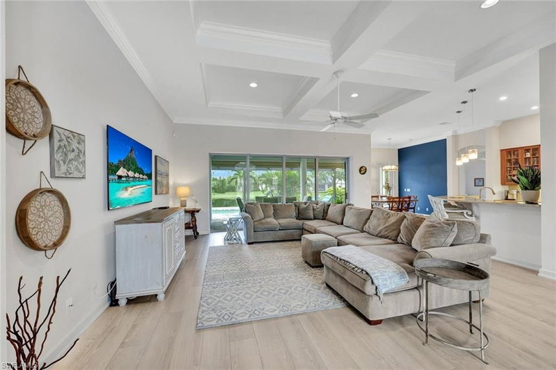 16075 Parque LN photo 4