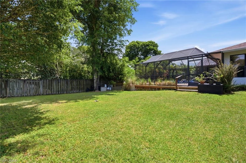 221 Channing CT photo 2