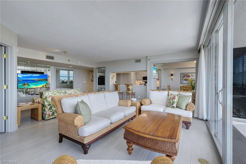 6361 Pelican Bay BLVD photo 4