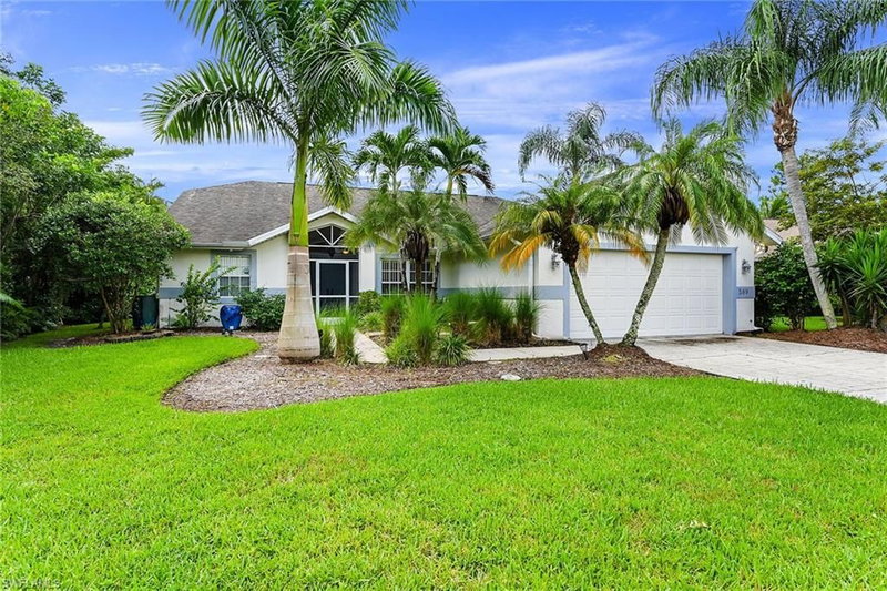 589 Lambton LN photo 2