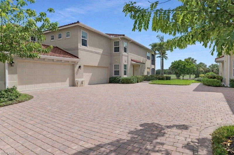 1286 Rialto WAY photo 3