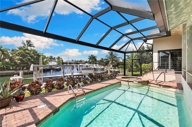 580 Goldcoast CT photo 5
