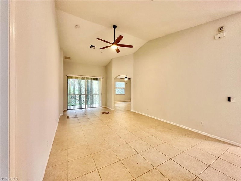 1425 Mariposa CIR photo 4