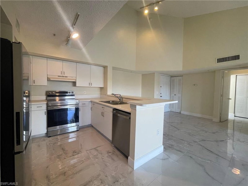 1205 Wildwood Lakes BLVD photo 2