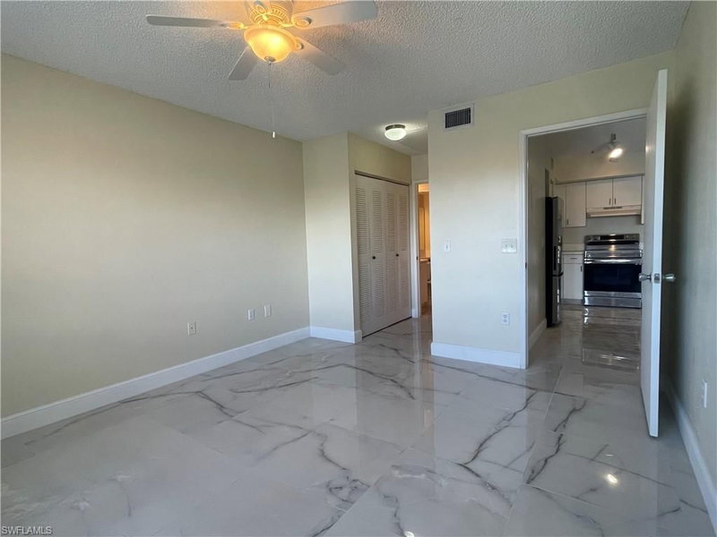 1205 Wildwood Lakes BLVD photo 4
