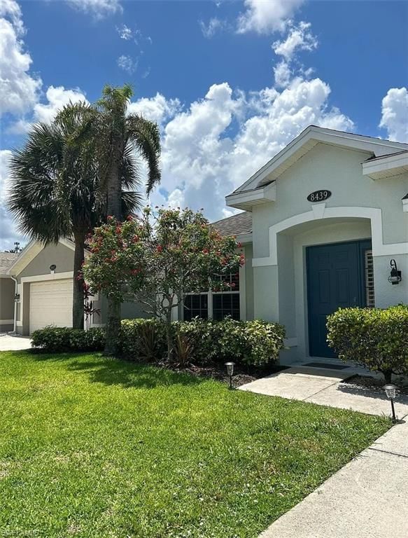 8439 Hollow Brook CIR photo 2