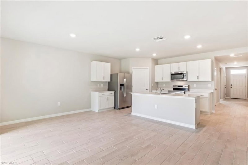 9016 Lawn CT photo 5