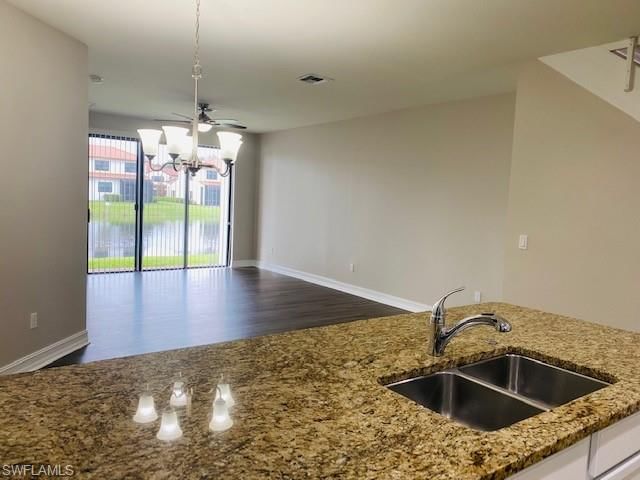 7944 BRISTOL CIR photo 5