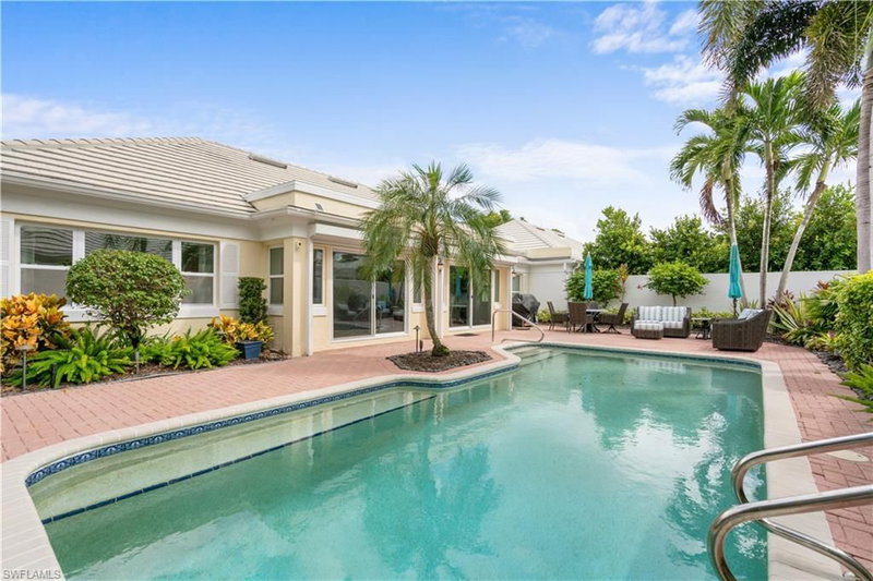 807 Rue Deville photo 3