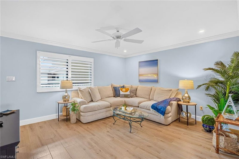 788 Park Shore DR photo 2