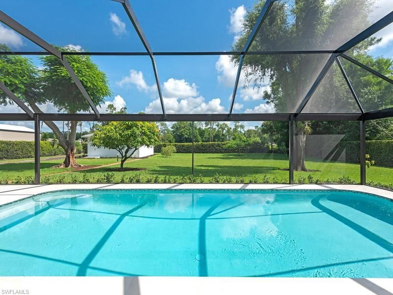5520 CYNTHIA LN photo 1