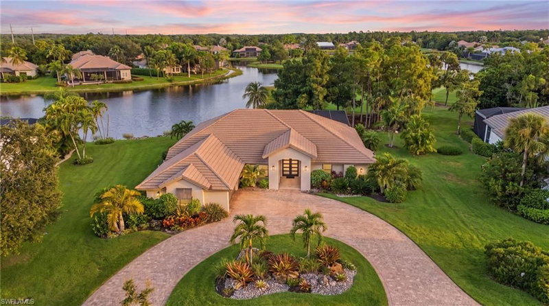 20241 Country Club DR photo 1