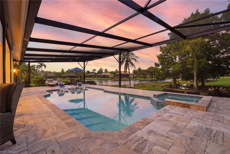20241 Country Club DR photo 2