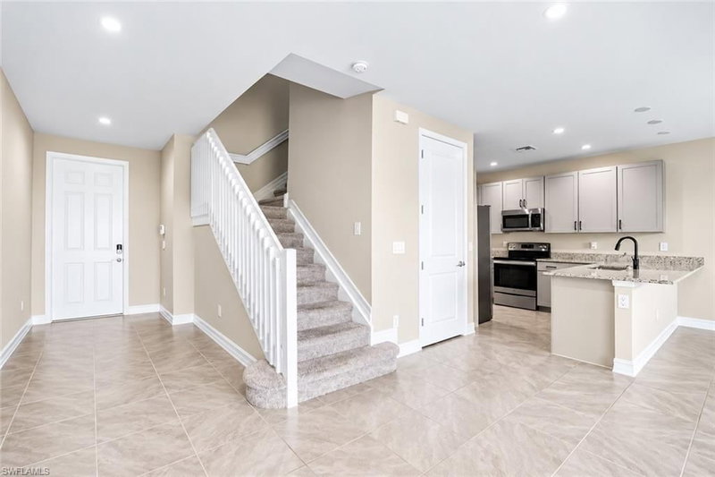 7524 Morgan WAY photo 3