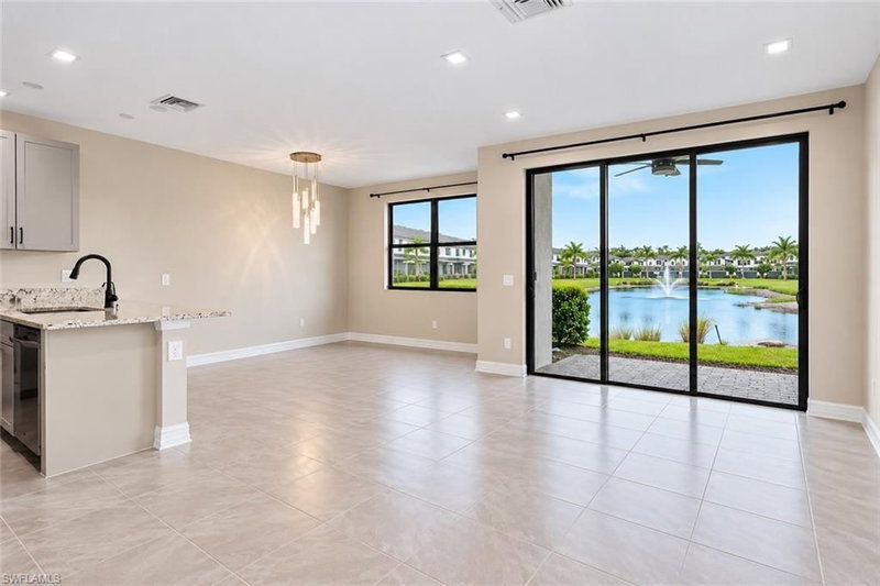 7524 Morgan WAY photo 4